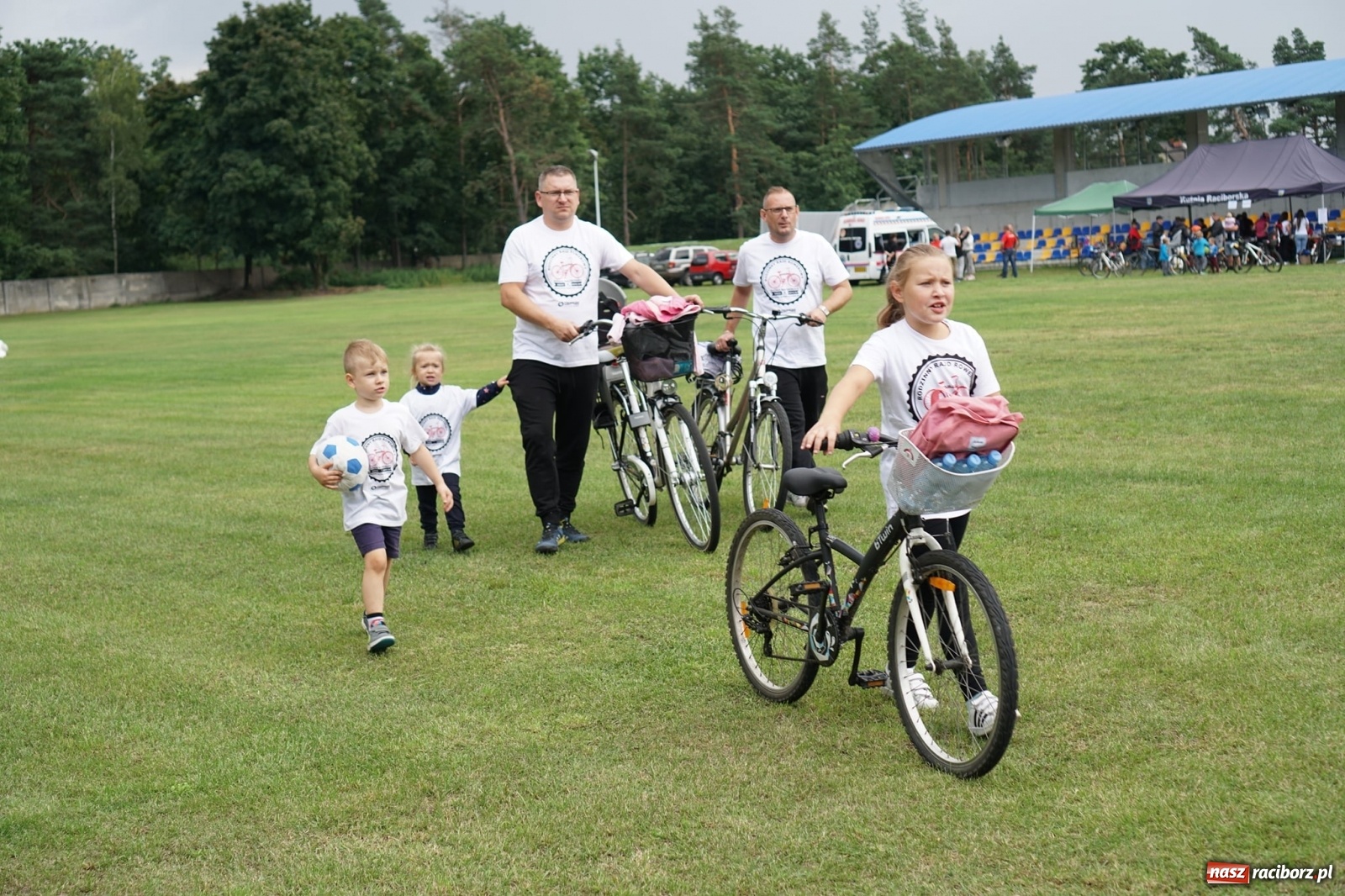 Zdjęcie w galerii na portalu naszraciborz.pl: XXIII Rodzinny Rajd Rowerowy w Kuźni Raciborskiej za nami [FOTO] wiadomości z regionu