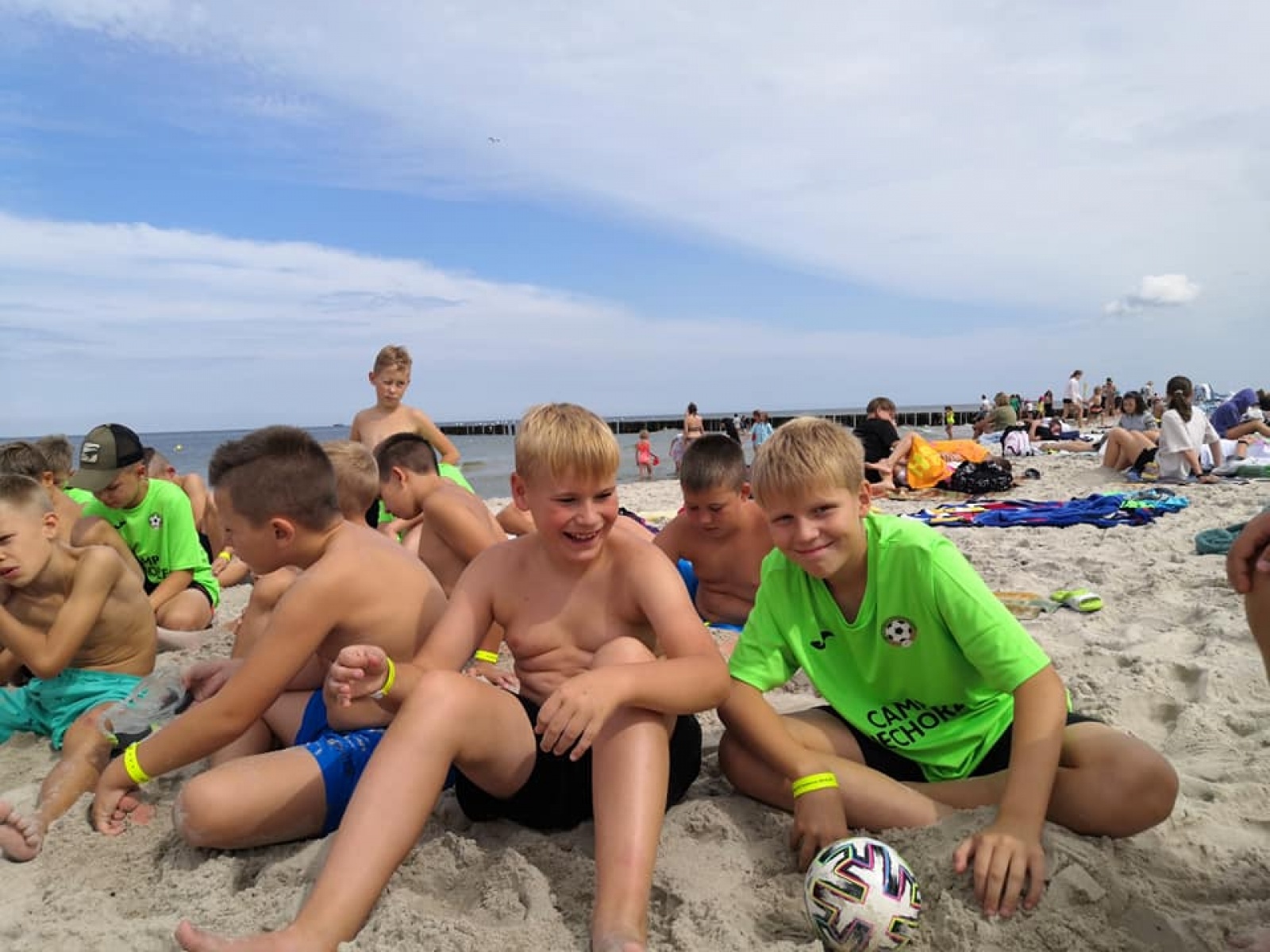 Zdjęcie w galerii na portalu naszraciborz.pl: Młodzi piłkarze LKS Tworków na obozie w Niechorzu [FOTO] wiadomości z regionu