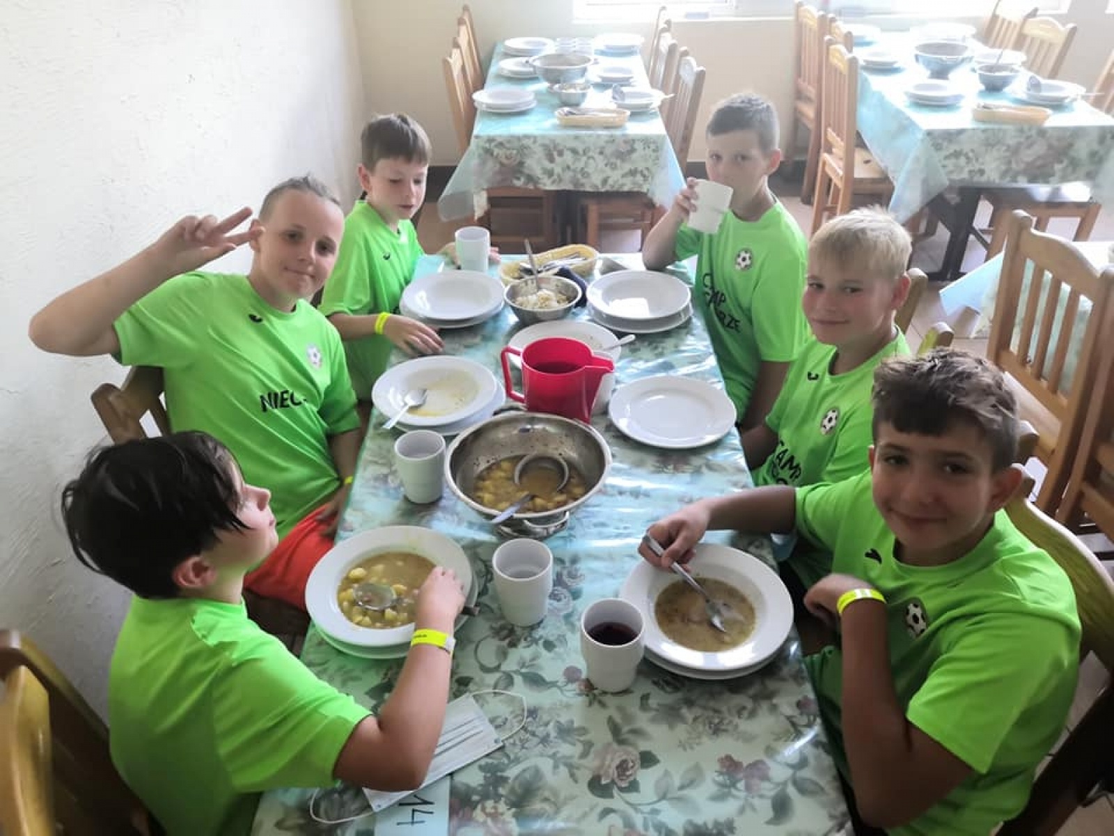 Zdjęcie w galerii na portalu naszraciborz.pl: Młodzi piłkarze LKS Tworków na obozie w Niechorzu [FOTO] wiadomości z regionu