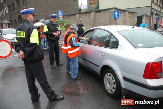 Zdjęcie w galerii na portalu naszraciborz.pl: Uczniowie Trzynastki walczą z pijaństwem wiadomości z regionu