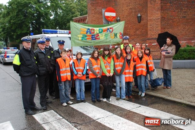 Zdjęcie w galerii na portalu naszraciborz.pl: Uczniowie Trzynastki walczą z pijaństwem wiadomości z regionu