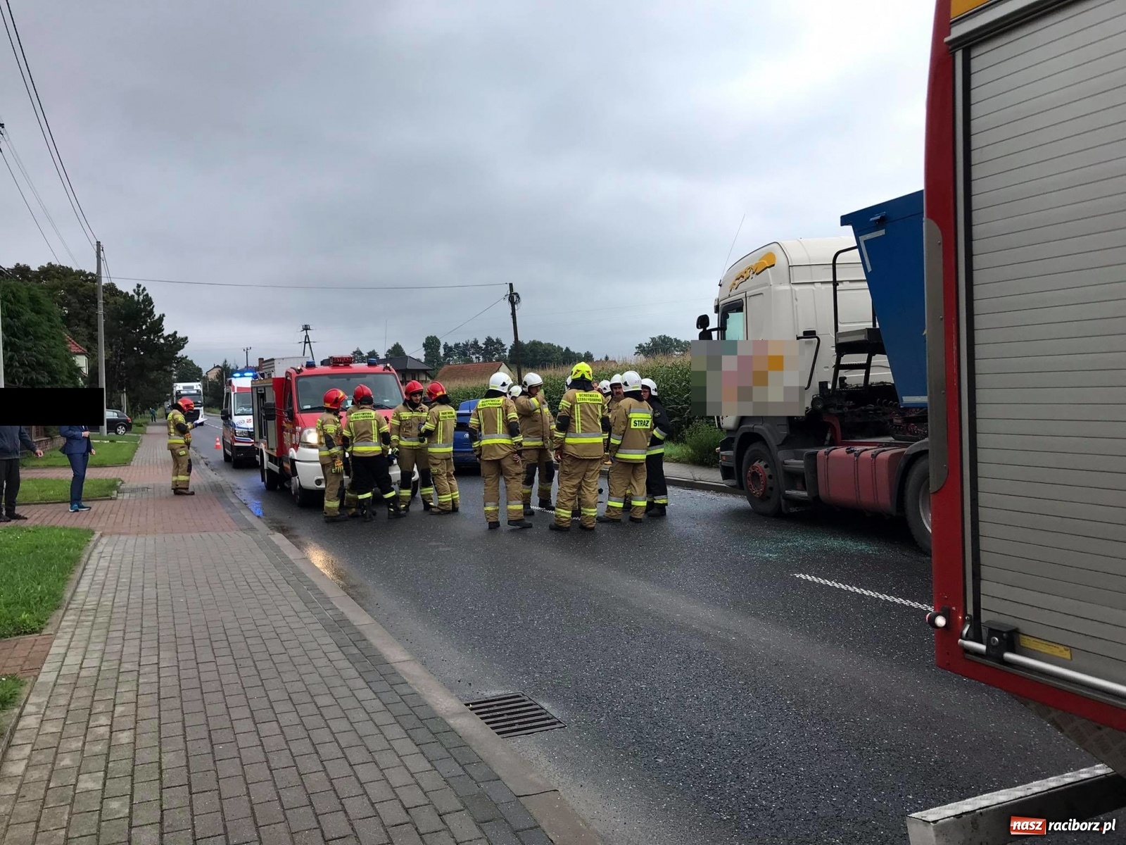 Zdjęcie w galerii na portalu naszraciborz.pl: Zderzenie trzech pojazdów w Pawłowie [FOTO] wiadomości z regionu