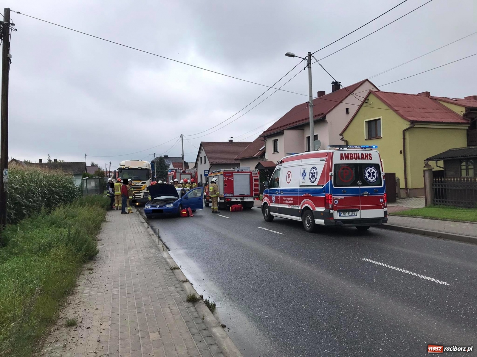 Zdjęcie w galerii na portalu naszraciborz.pl: Zderzenie trzech pojazdów w Pawłowie [FOTO] wiadomości z regionu