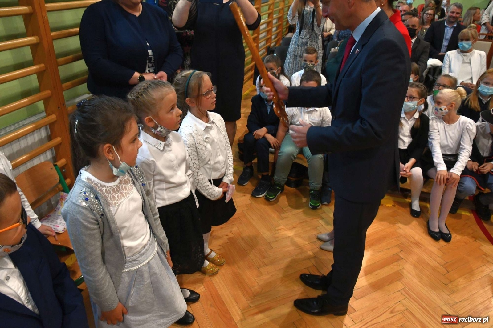 Zdjęcie w galerii na portalu naszraciborz.pl: Potrzeba inżynierów, a nie youtuberów. Miejska inauguracja roku szkolnego w Raciborzu-Brzeziu wiadomości z regionu