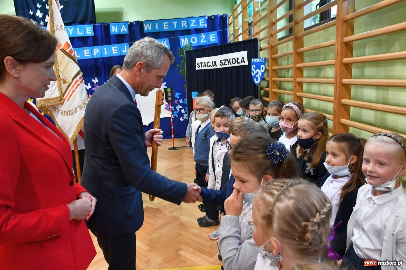 Zdjęcie w galerii na portalu naszraciborz.pl: Potrzeba inżynierów, a nie youtuberów. Miejska inauguracja roku szkolnego w Raciborzu-Brzeziu wiadomości z regionu