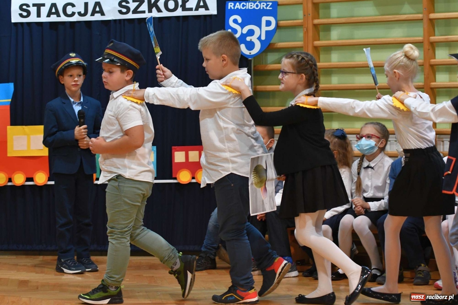 Zdjęcie w galerii na portalu naszraciborz.pl: Potrzeba inżynierów, a nie youtuberów. Miejska inauguracja roku szkolnego w Raciborzu-Brzeziu wiadomości z regionu