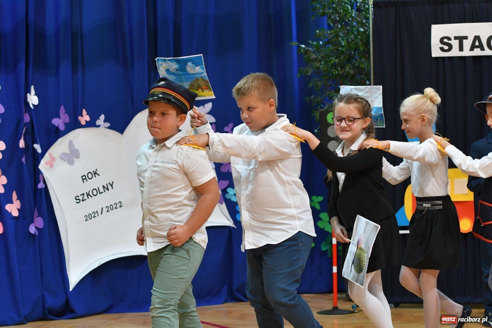 Zdjęcie w galerii na portalu naszraciborz.pl: Potrzeba inżynierów, a nie youtuberów. Miejska inauguracja roku szkolnego w Raciborzu-Brzeziu wiadomości z regionu