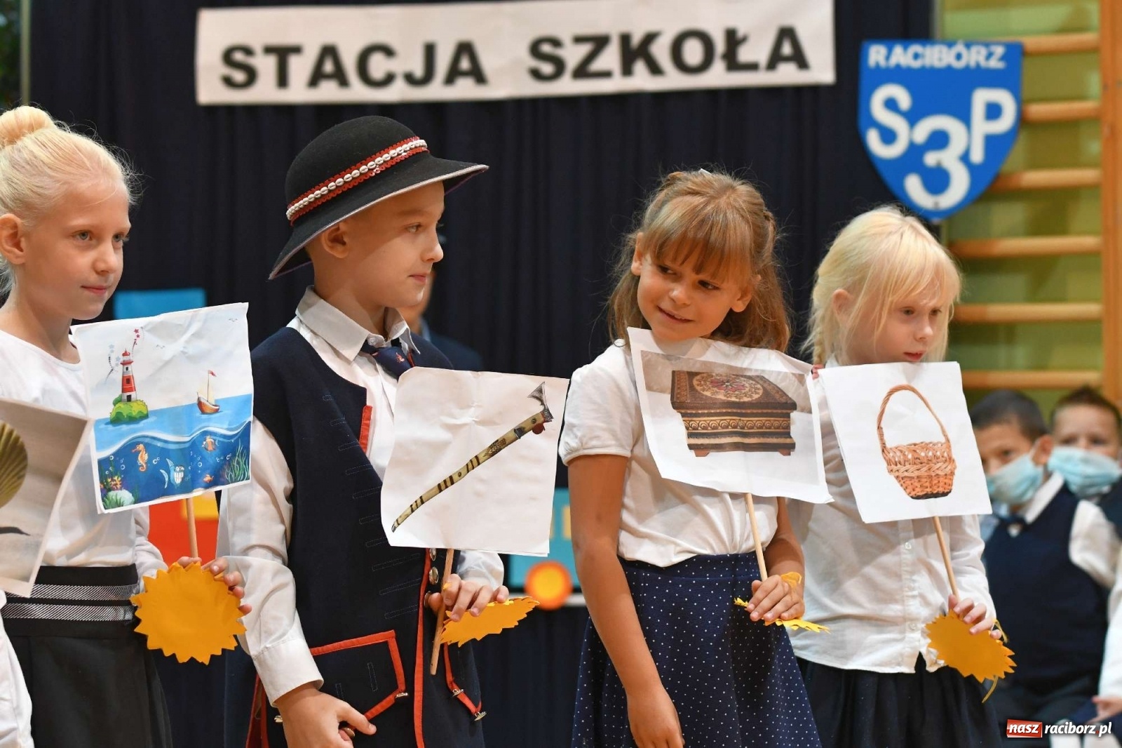 Zdjęcie w galerii na portalu naszraciborz.pl: Potrzeba inżynierów, a nie youtuberów. Miejska inauguracja roku szkolnego w Raciborzu-Brzeziu wiadomości z regionu