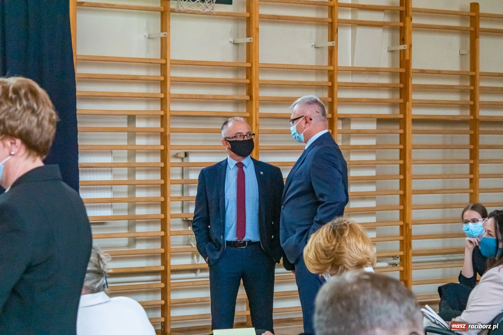 Zdjęcie w galerii na portalu naszraciborz.pl: Awanse, nagrody, życzenia. Kasprowicz gospodarzem powiatowej inauguracji roku szkolnego wiadomości z regionu