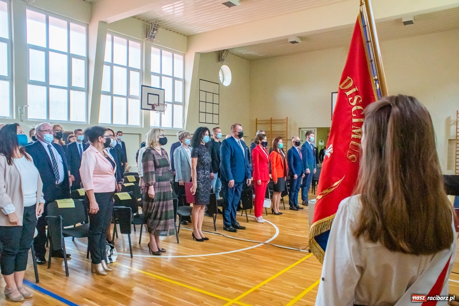 Zdjęcie w galerii na portalu naszraciborz.pl: Awanse, nagrody, życzenia. Kasprowicz gospodarzem powiatowej inauguracji roku szkolnego wiadomości z regionu