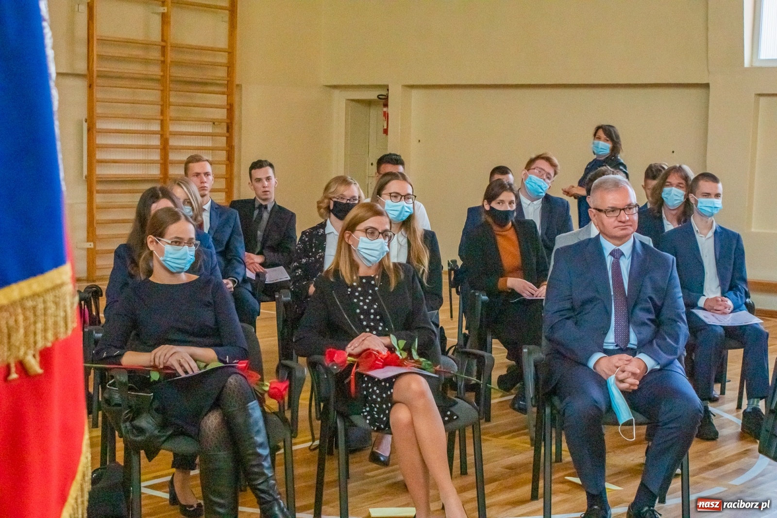 Zdjęcie w galerii na portalu naszraciborz.pl: Awanse, nagrody, życzenia. Kasprowicz gospodarzem powiatowej inauguracji roku szkolnego wiadomości z regionu