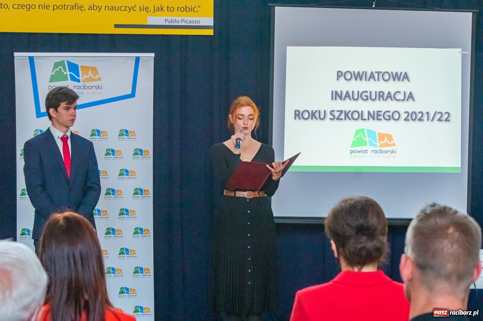 Zdjęcie w galerii na portalu naszraciborz.pl: Awanse, nagrody, życzenia. Kasprowicz gospodarzem powiatowej inauguracji roku szkolnego wiadomości z regionu