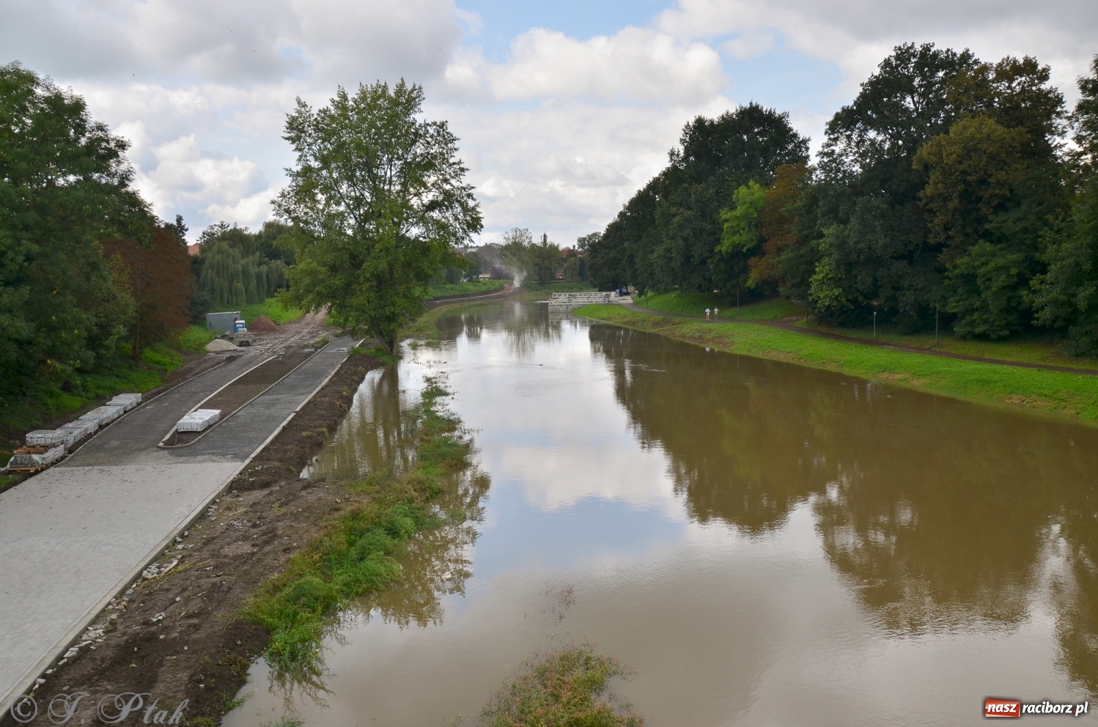 Zdjęcie w galerii na portalu naszraciborz.pl: Komunikaty o sytuacji hydrologicznej na górnej Odrze wiadomości z regionu