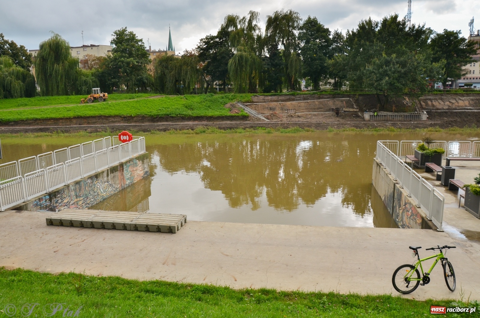 Zdjęcie w galerii na portalu naszraciborz.pl: Komunikaty o sytuacji hydrologicznej na górnej Odrze wiadomości z regionu