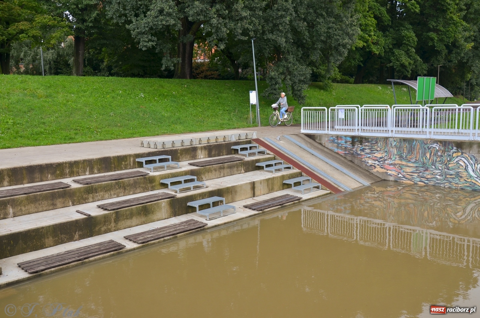 Zdjęcie w galerii na portalu naszraciborz.pl: Komunikaty o sytuacji hydrologicznej na górnej Odrze wiadomości z regionu