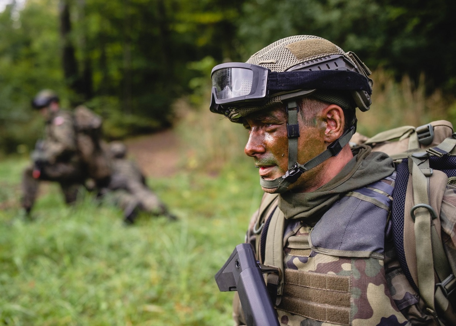 Zdjęcie w galerii na portalu naszraciborz.pl: Pętla taktyczna. Kandydaci na terytorialsów przystąpili do egzaminu wiadomości z regionu