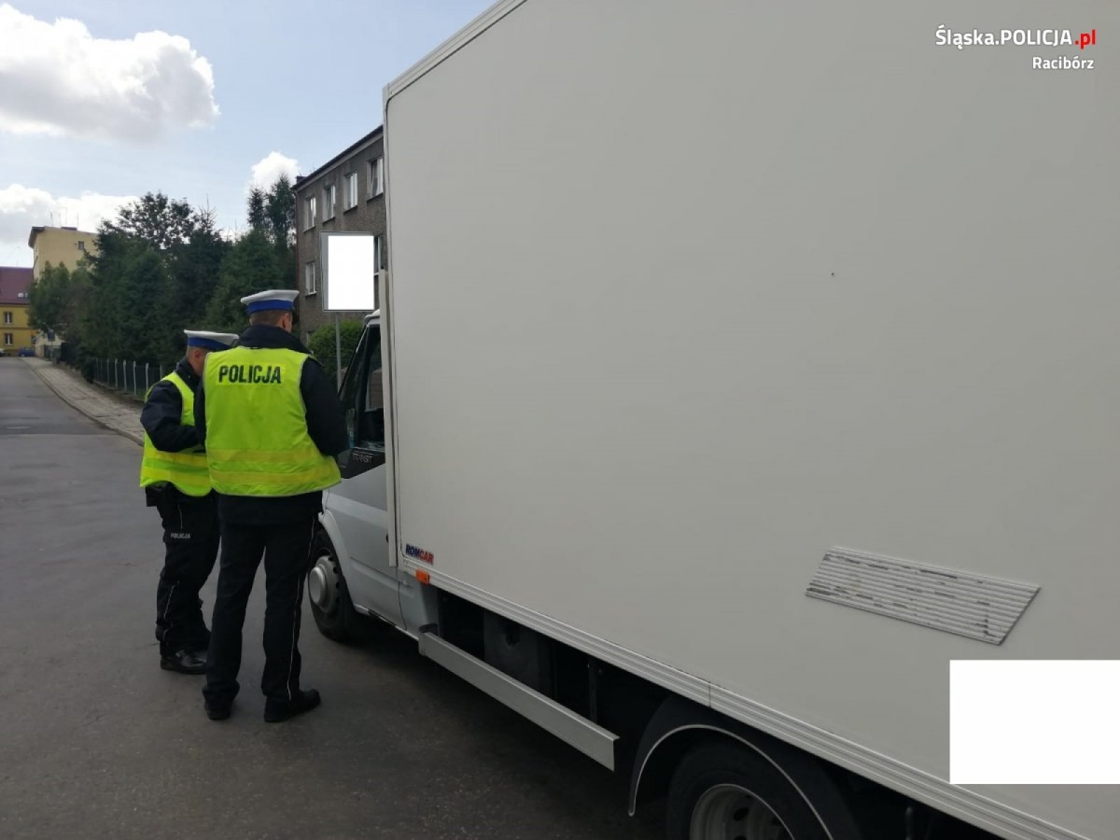 Zdjęcie w galerii na portalu naszraciborz.pl: Racibórz Odrostrada. Policja na razie upominała wiadomości z regionu