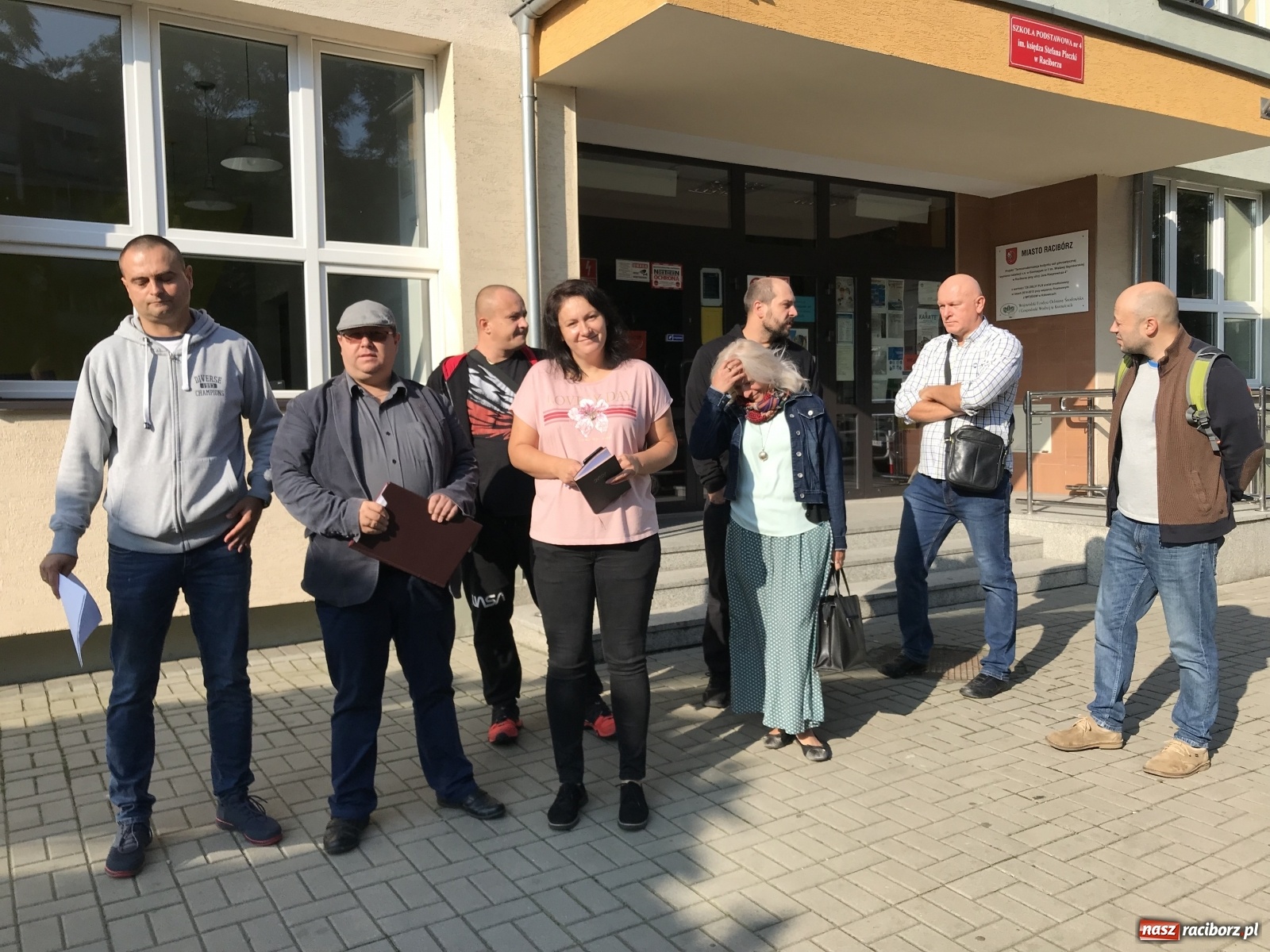 Zdjęcie w galerii na portalu naszraciborz.pl: Raciborskie Veto, Konfederacja i Populus Active o segregacji sanitarnej w szkołach wiadomości z regionu