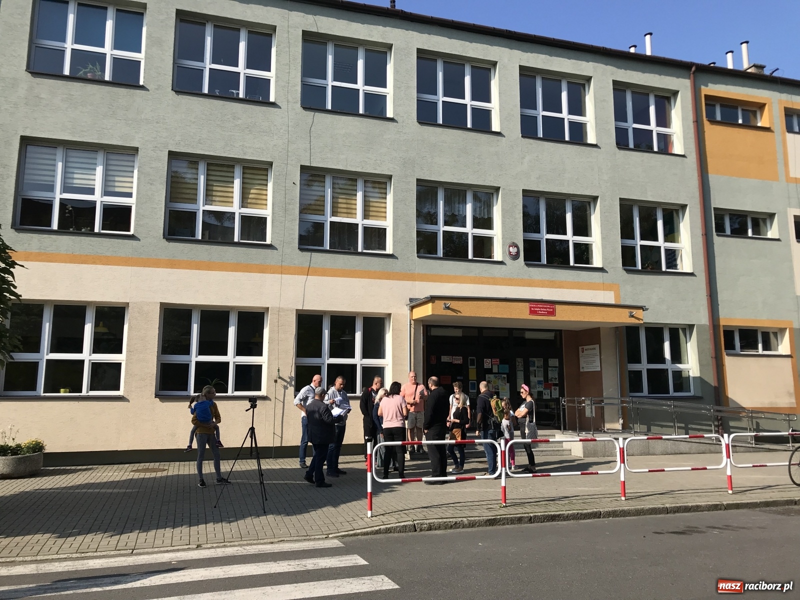 Zdjęcie w galerii na portalu naszraciborz.pl: Raciborskie Veto, Konfederacja i Populus Active o segregacji sanitarnej w szkołach wiadomości z regionu