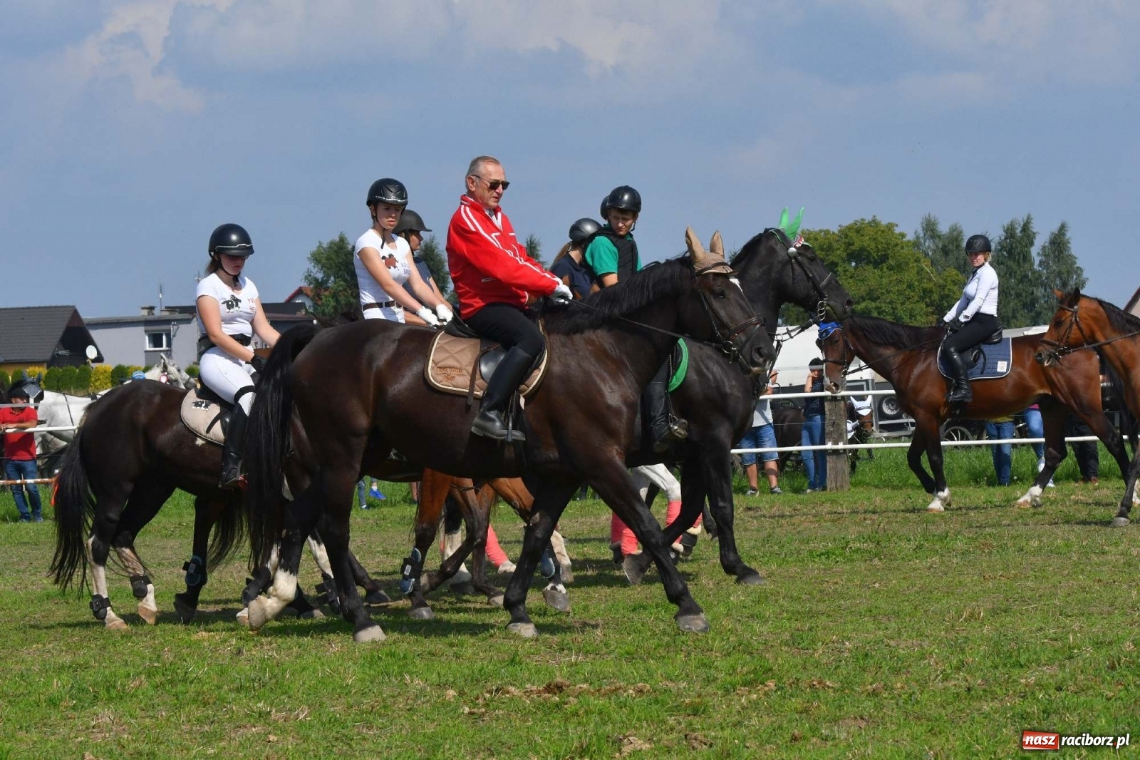Zdjęcie w galerii na portalu naszraciborz.pl: Hubertus w Żerdzinach. Jakub Niedbała dopadł lisa [FOTO i WIDEO] wiadomości z regionu