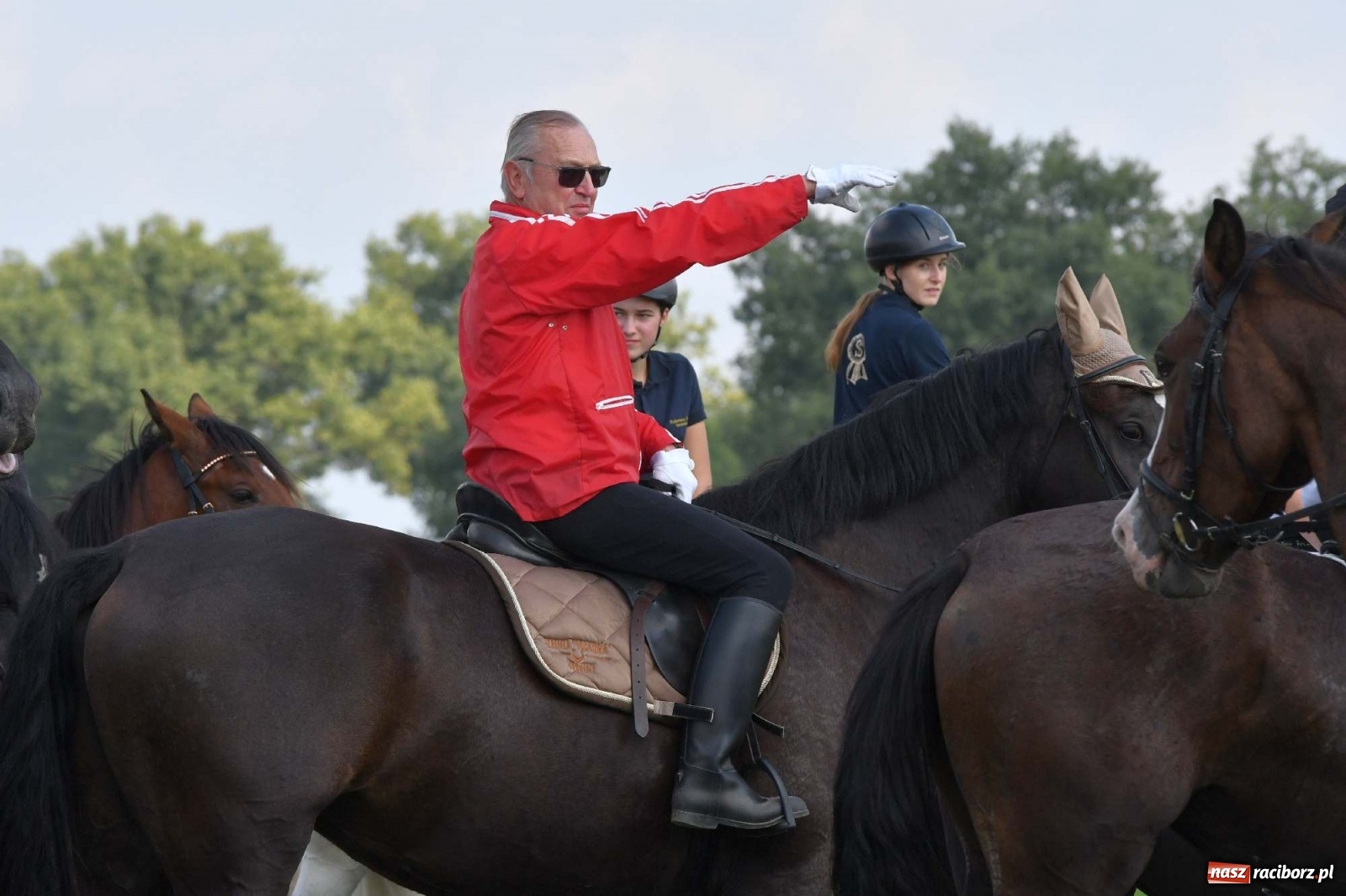 Zdjęcie w galerii na portalu naszraciborz.pl: Hubertus w Żerdzinach. Jakub Niedbała dopadł lisa [FOTO i WIDEO] wiadomości z regionu