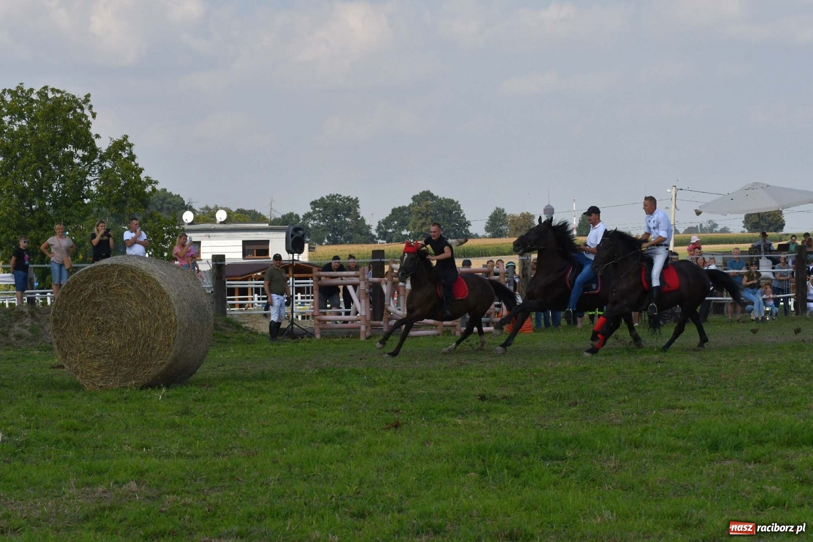 Zdjęcie w galerii na portalu naszraciborz.pl: Hubertus w Żerdzinach. Jakub Niedbała dopadł lisa [FOTO i WIDEO] wiadomości z regionu