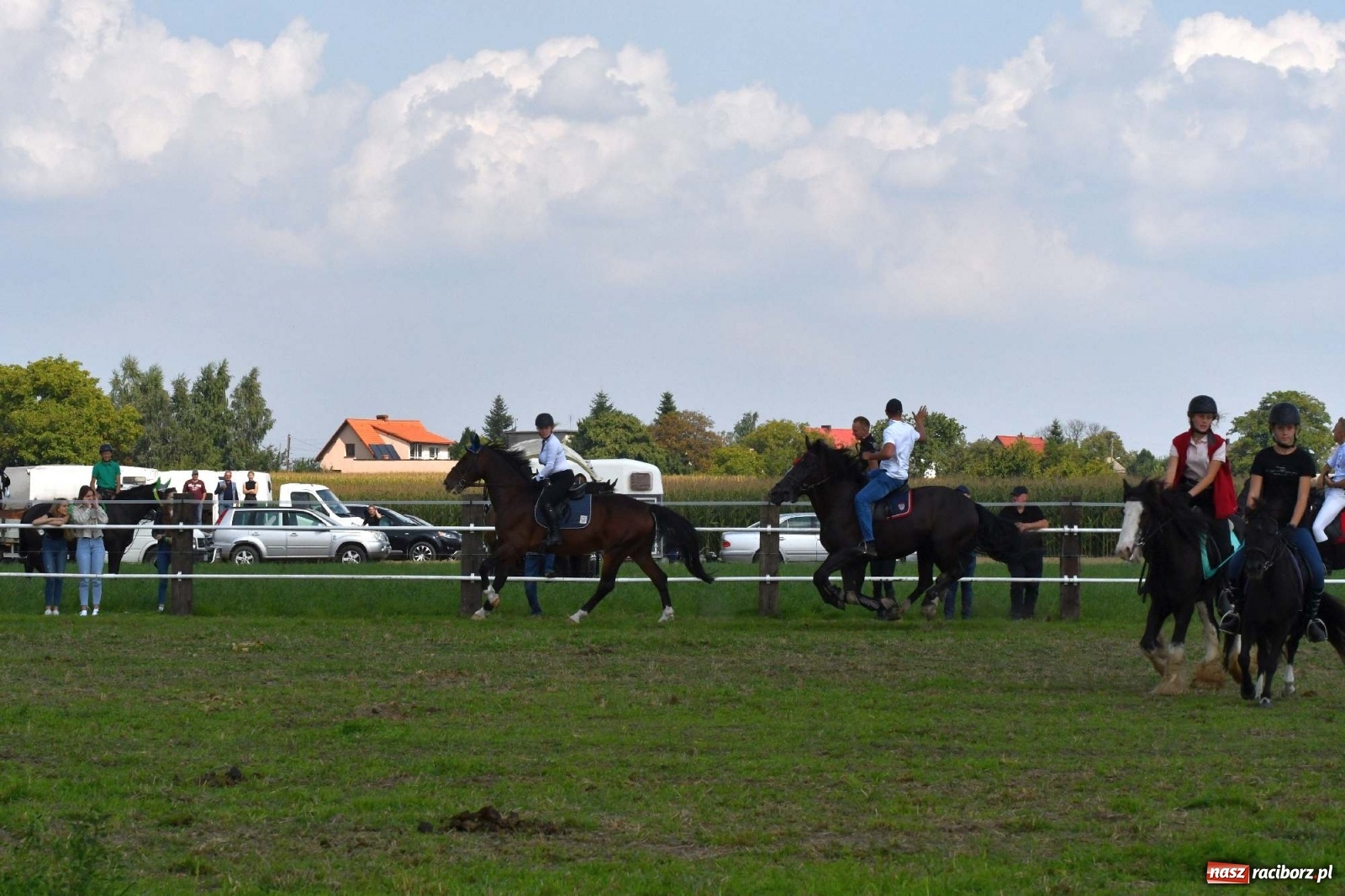 Zdjęcie w galerii na portalu naszraciborz.pl: Hubertus w Żerdzinach. Jakub Niedbała dopadł lisa [FOTO i WIDEO] wiadomości z regionu