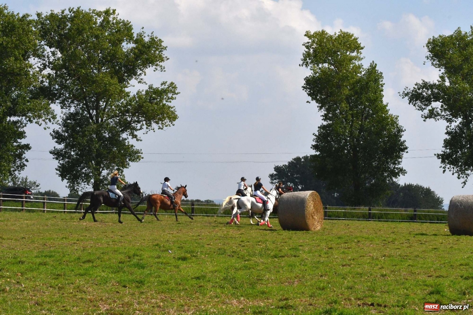 Zdjęcie w galerii na portalu naszraciborz.pl: Hubertus w Żerdzinach. Jakub Niedbała dopadł lisa [FOTO i WIDEO] wiadomości z regionu