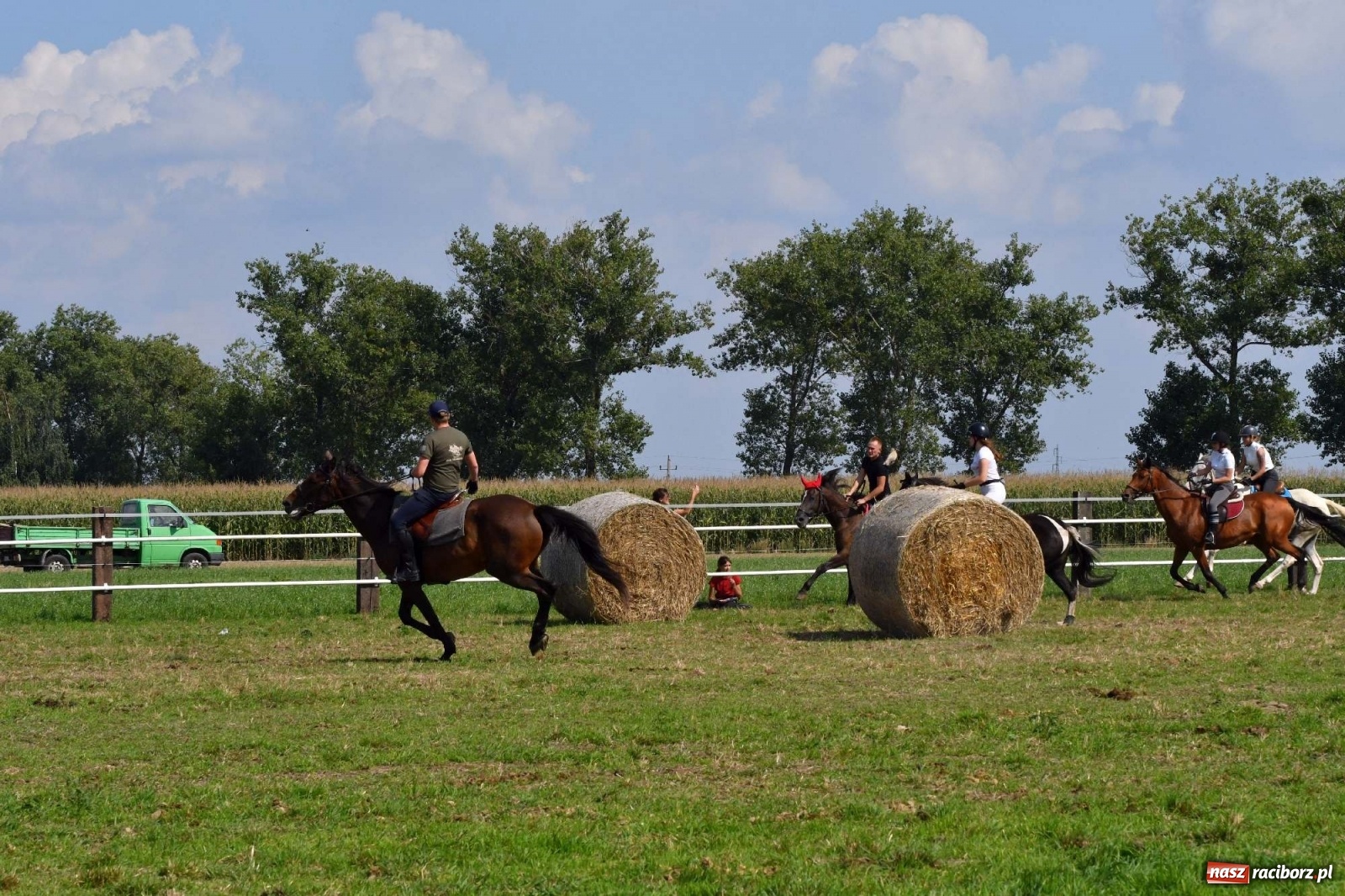 Zdjęcie w galerii na portalu naszraciborz.pl: Hubertus w Żerdzinach. Jakub Niedbała dopadł lisa [FOTO i WIDEO] wiadomości z regionu