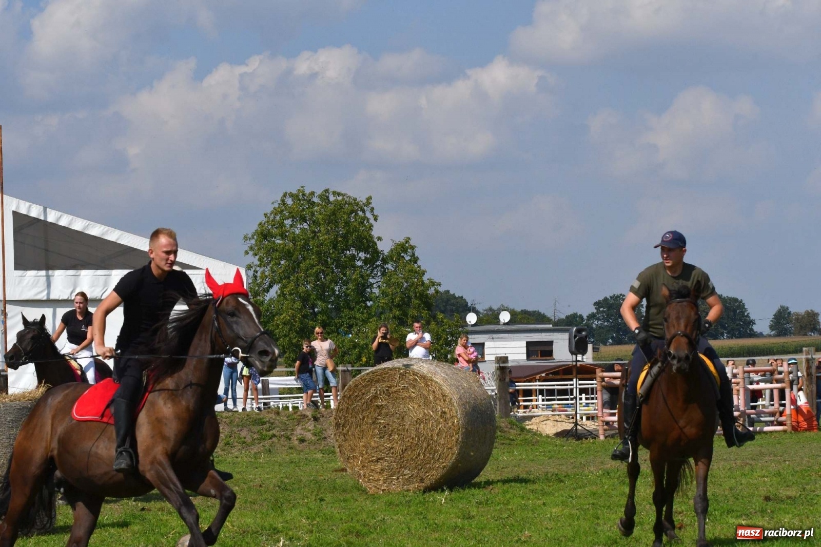 Zdjęcie w galerii na portalu naszraciborz.pl: Hubertus w Żerdzinach. Jakub Niedbała dopadł lisa [FOTO i WIDEO] wiadomości z regionu