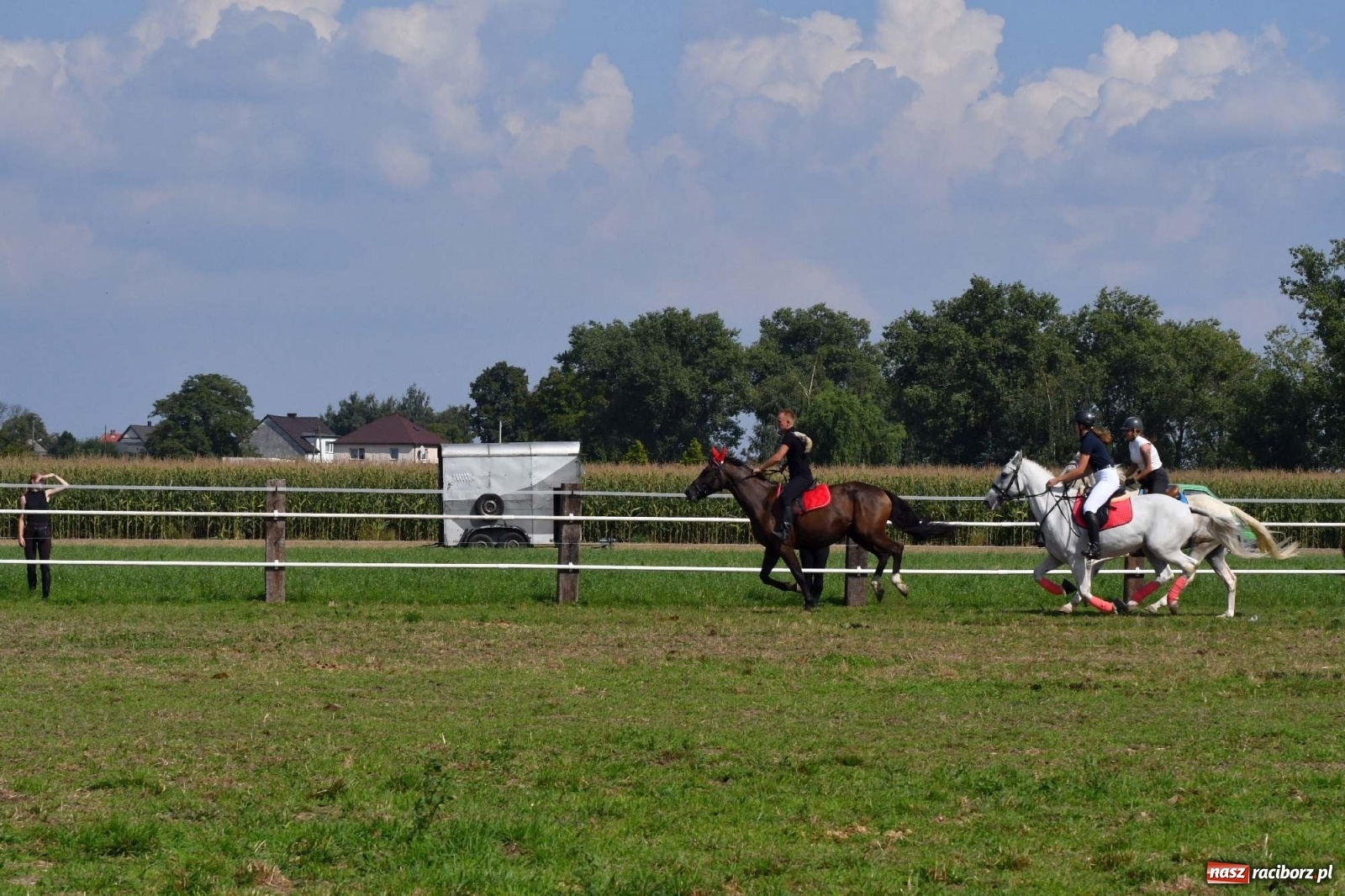 Zdjęcie w galerii na portalu naszraciborz.pl: Hubertus w Żerdzinach. Jakub Niedbała dopadł lisa [FOTO i WIDEO] wiadomości z regionu
