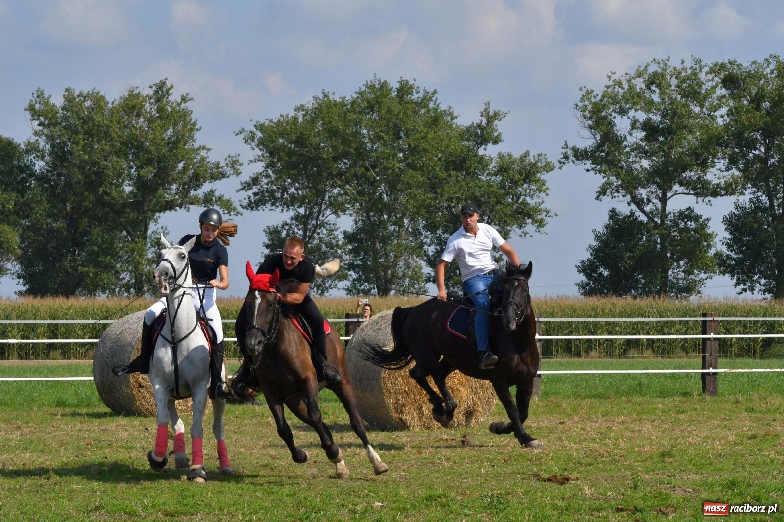 Zdjęcie w galerii na portalu naszraciborz.pl: Hubertus w Żerdzinach. Jakub Niedbała dopadł lisa [FOTO i WIDEO] wiadomości z regionu