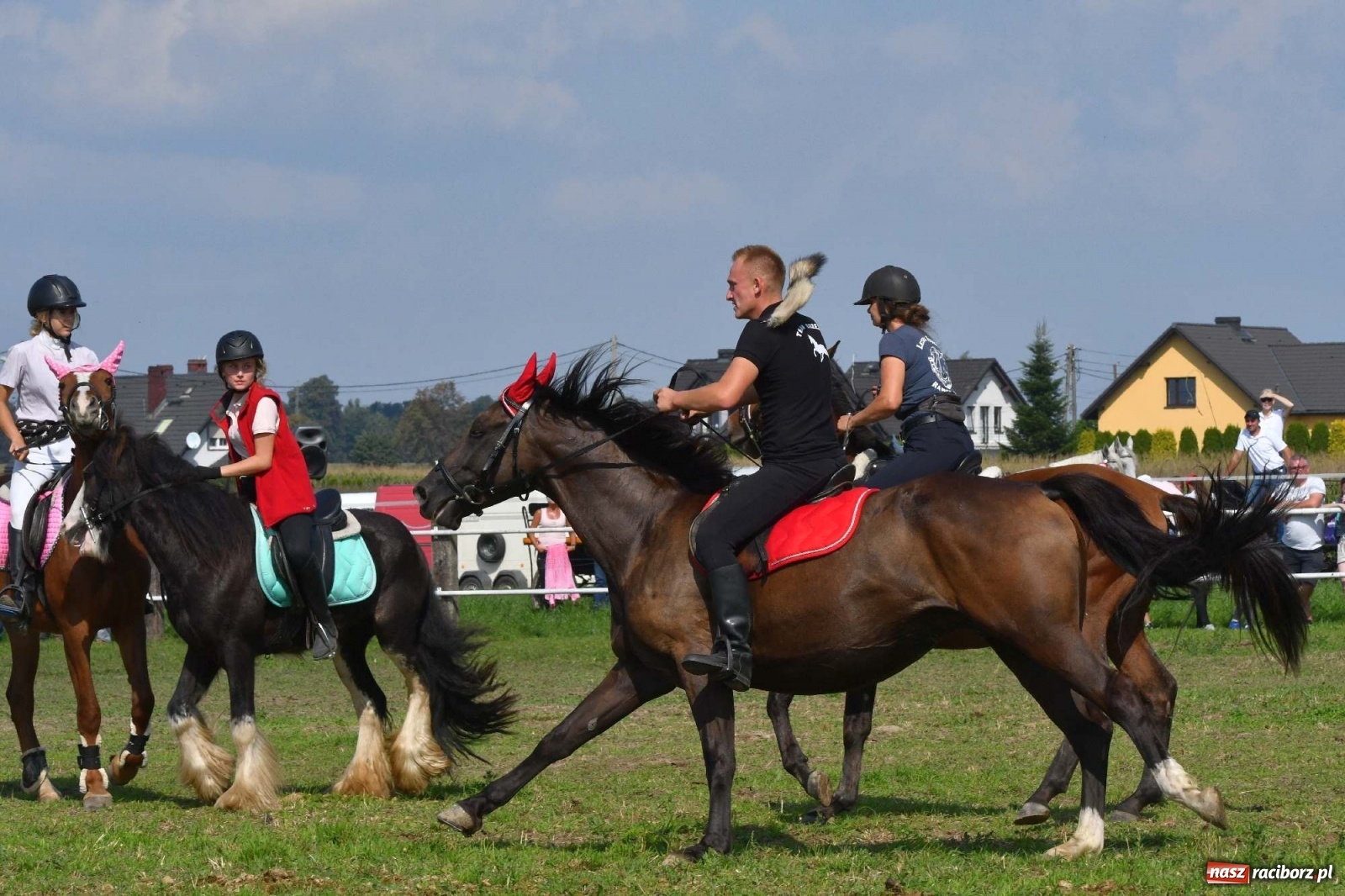 Zdjęcie w galerii na portalu naszraciborz.pl: Hubertus w Żerdzinach. Jakub Niedbała dopadł lisa [FOTO i WIDEO] wiadomości z regionu