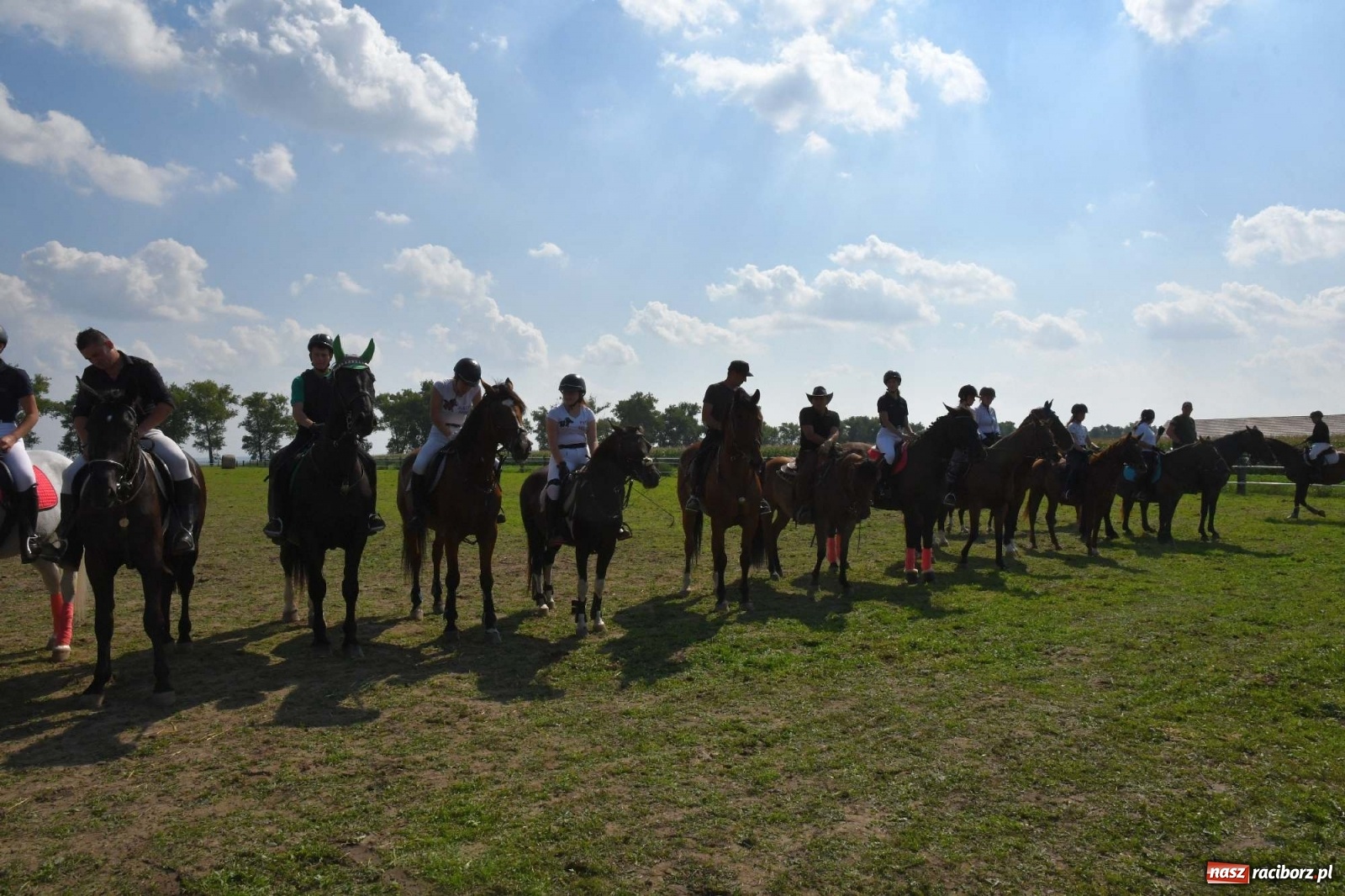 Zdjęcie w galerii na portalu naszraciborz.pl: Hubertus w Żerdzinach. Jakub Niedbała dopadł lisa [FOTO i WIDEO] wiadomości z regionu