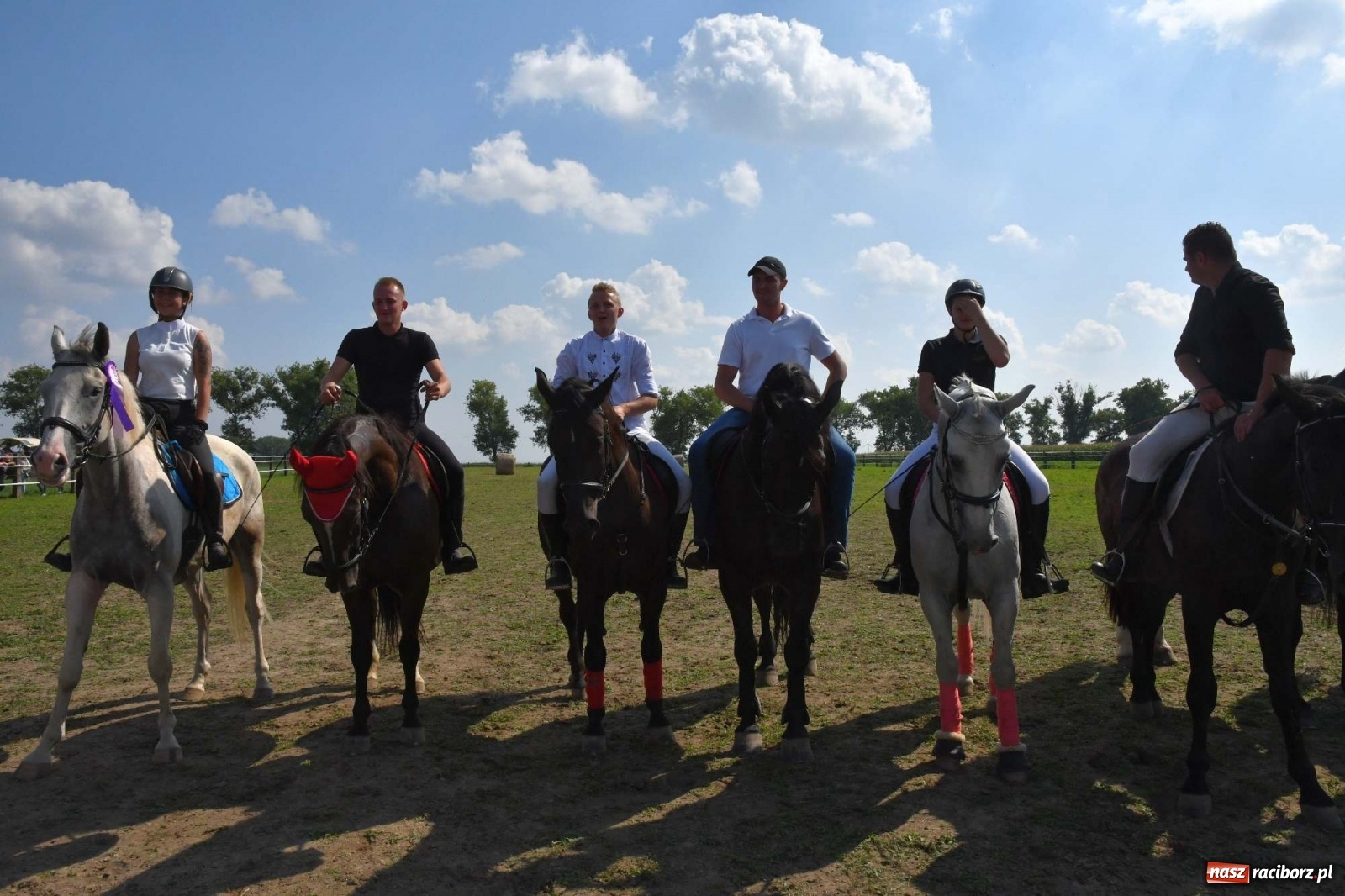 Zdjęcie w galerii na portalu naszraciborz.pl: Hubertus w Żerdzinach. Jakub Niedbała dopadł lisa [FOTO i WIDEO] wiadomości z regionu