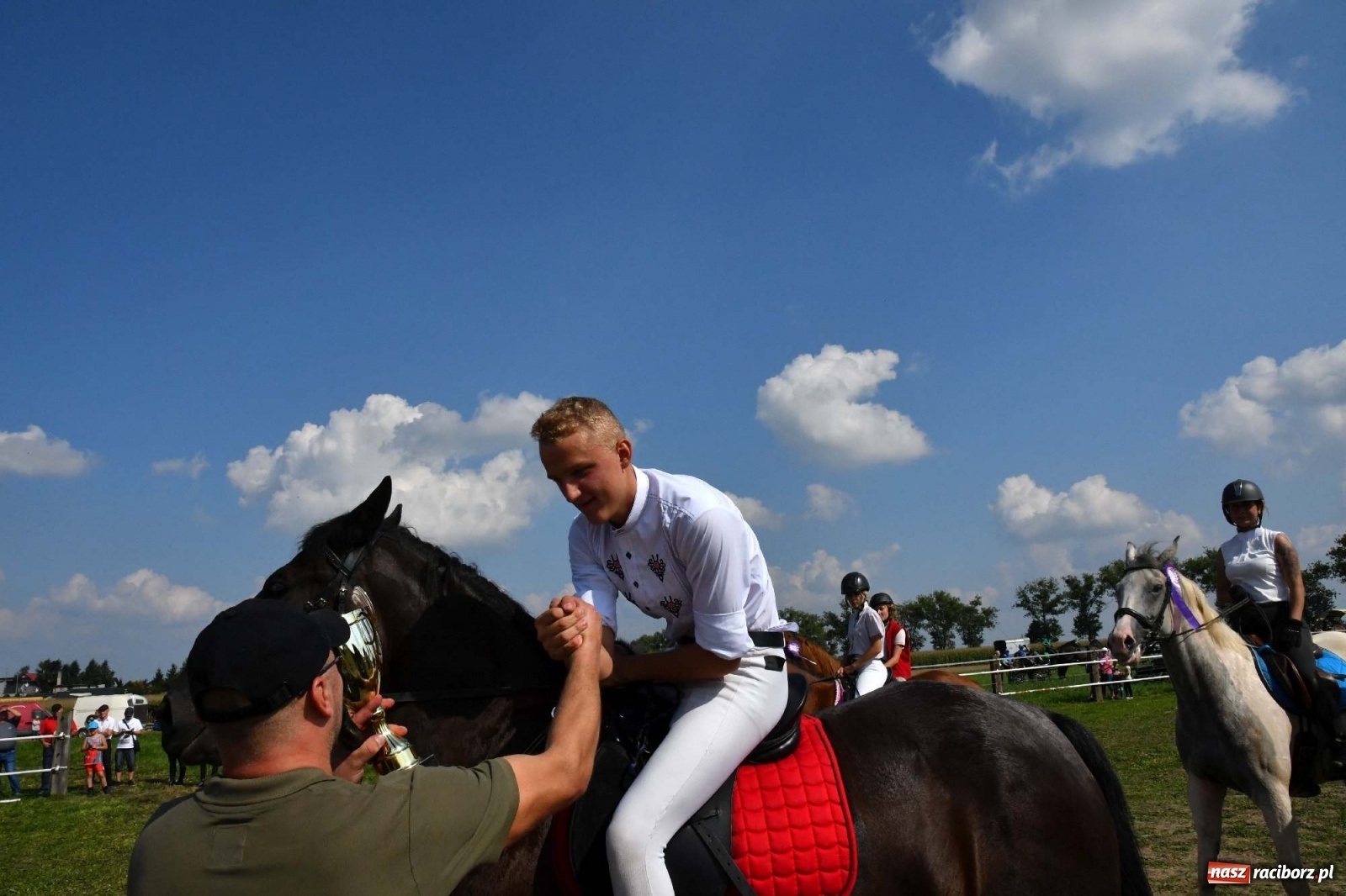 Zdjęcie w galerii na portalu naszraciborz.pl: Hubertus w Żerdzinach. Jakub Niedbała dopadł lisa [FOTO i WIDEO] wiadomości z regionu