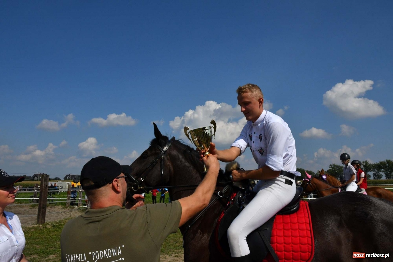 Zdjęcie w galerii na portalu naszraciborz.pl: Hubertus w Żerdzinach. Jakub Niedbała dopadł lisa [FOTO i WIDEO] wiadomości z regionu
