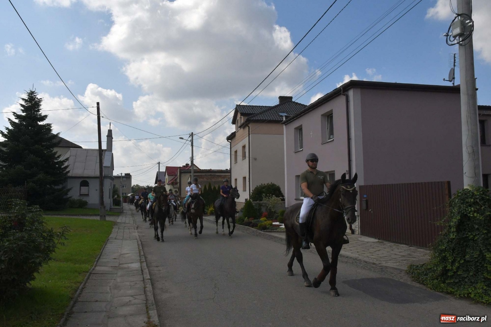 Zdjęcie w galerii na portalu naszraciborz.pl: Hubertus w Żerdzinach. Jakub Niedbała dopadł lisa [FOTO i WIDEO] wiadomości z regionu