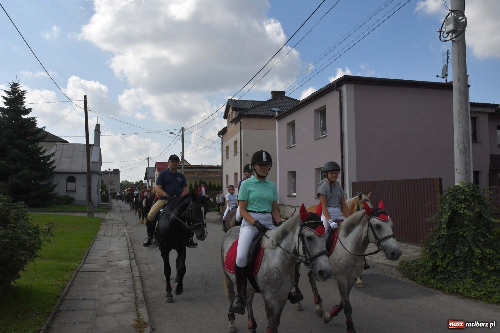 Zdjęcie w galerii na portalu naszraciborz.pl: Hubertus w Żerdzinach. Jakub Niedbała dopadł lisa [FOTO i WIDEO] wiadomości z regionu