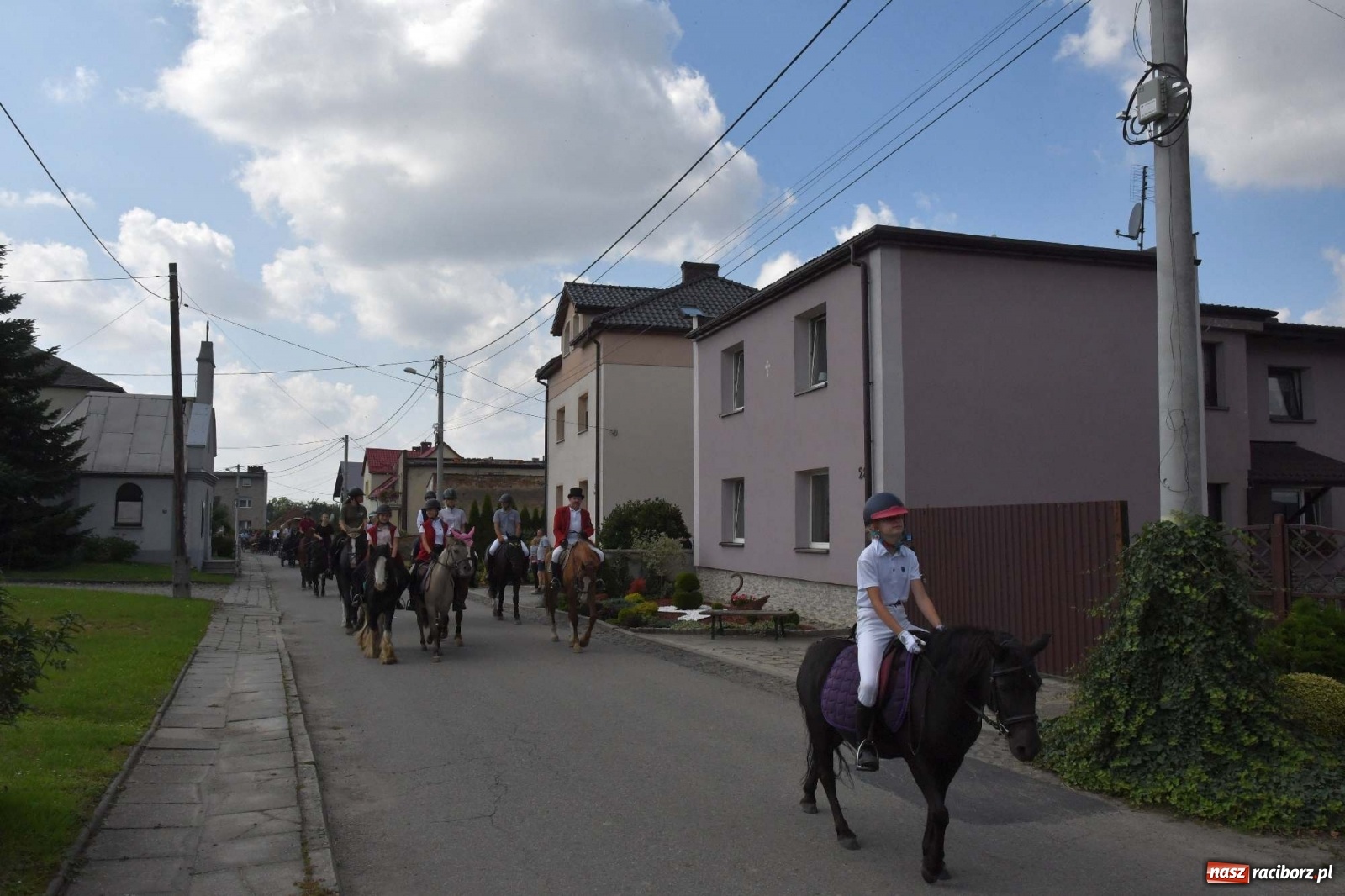 Zdjęcie w galerii na portalu naszraciborz.pl: Hubertus w Żerdzinach. Jakub Niedbała dopadł lisa [FOTO i WIDEO] wiadomości z regionu