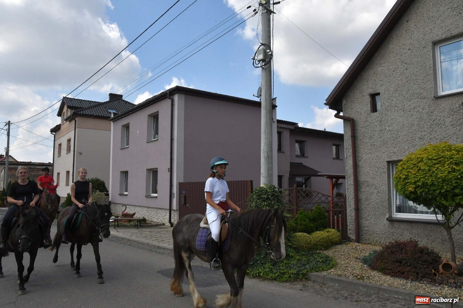 Zdjęcie w galerii na portalu naszraciborz.pl: Hubertus w Żerdzinach. Jakub Niedbała dopadł lisa [FOTO i WIDEO] wiadomości z regionu