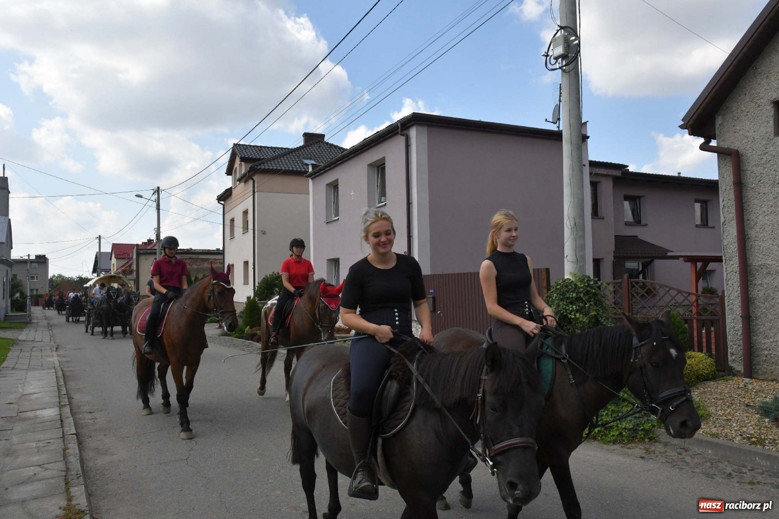 Zdjęcie w galerii na portalu naszraciborz.pl: Hubertus w Żerdzinach. Jakub Niedbała dopadł lisa [FOTO i WIDEO] wiadomości z regionu