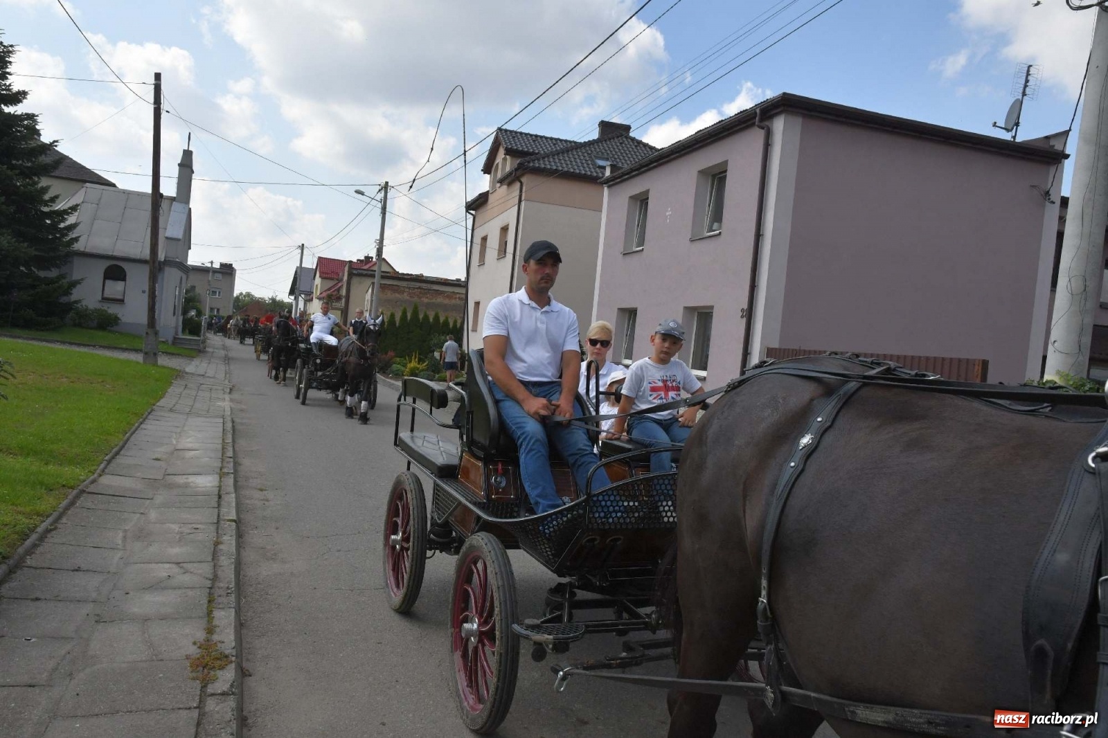 Zdjęcie w galerii na portalu naszraciborz.pl: Hubertus w Żerdzinach. Jakub Niedbała dopadł lisa [FOTO i WIDEO] wiadomości z regionu