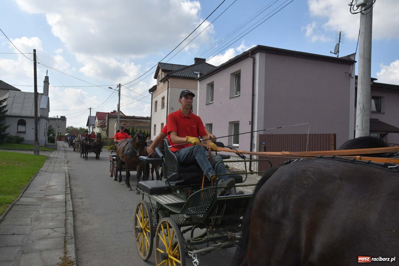 Zdjęcie w galerii na portalu naszraciborz.pl: Hubertus w Żerdzinach. Jakub Niedbała dopadł lisa [FOTO i WIDEO] wiadomości z regionu