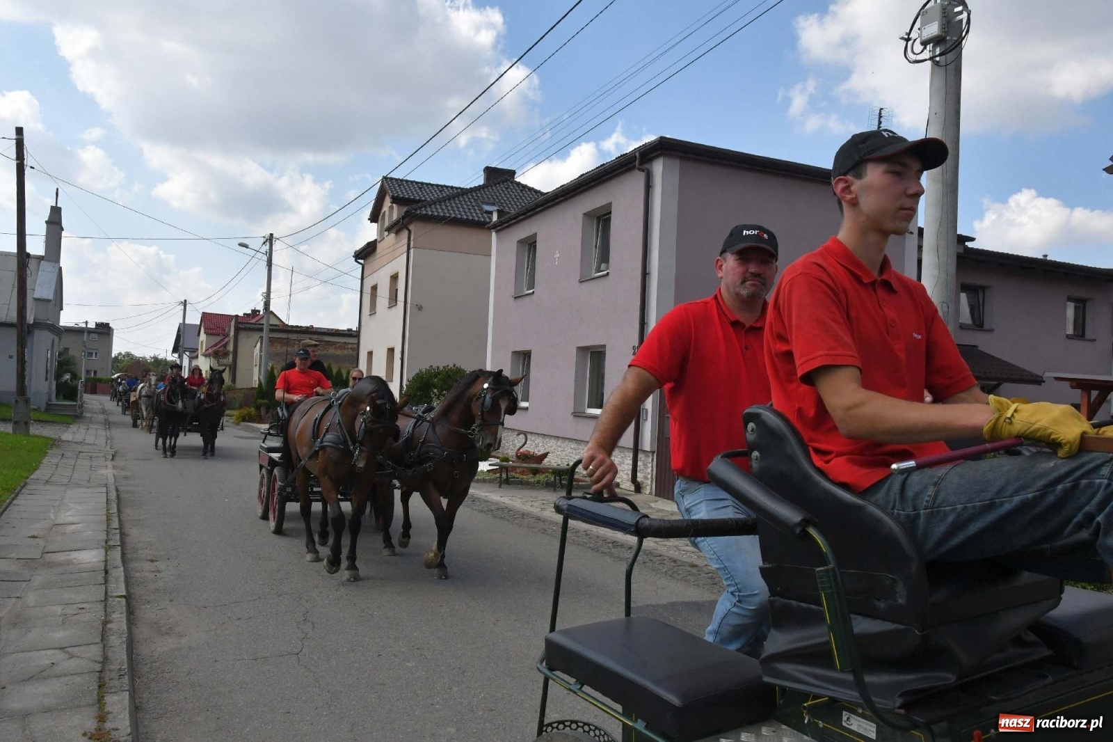 Zdjęcie w galerii na portalu naszraciborz.pl: Hubertus w Żerdzinach. Jakub Niedbała dopadł lisa [FOTO i WIDEO] wiadomości z regionu