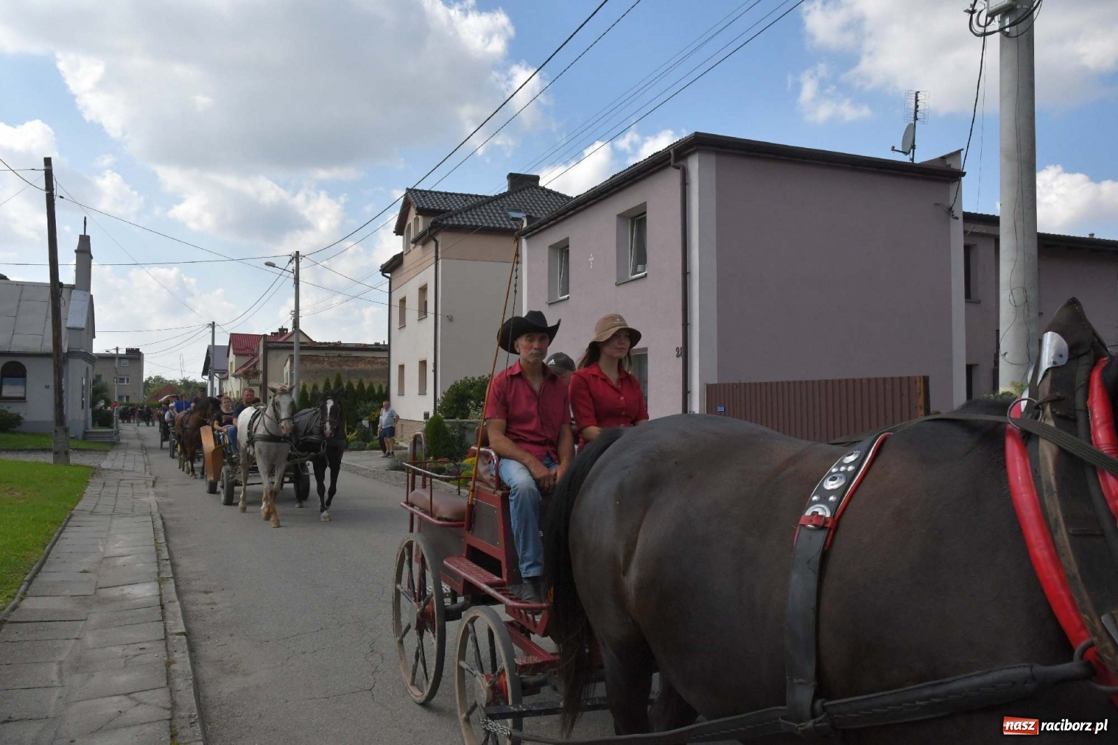 Zdjęcie w galerii na portalu naszraciborz.pl: Hubertus w Żerdzinach. Jakub Niedbała dopadł lisa [FOTO i WIDEO] wiadomości z regionu