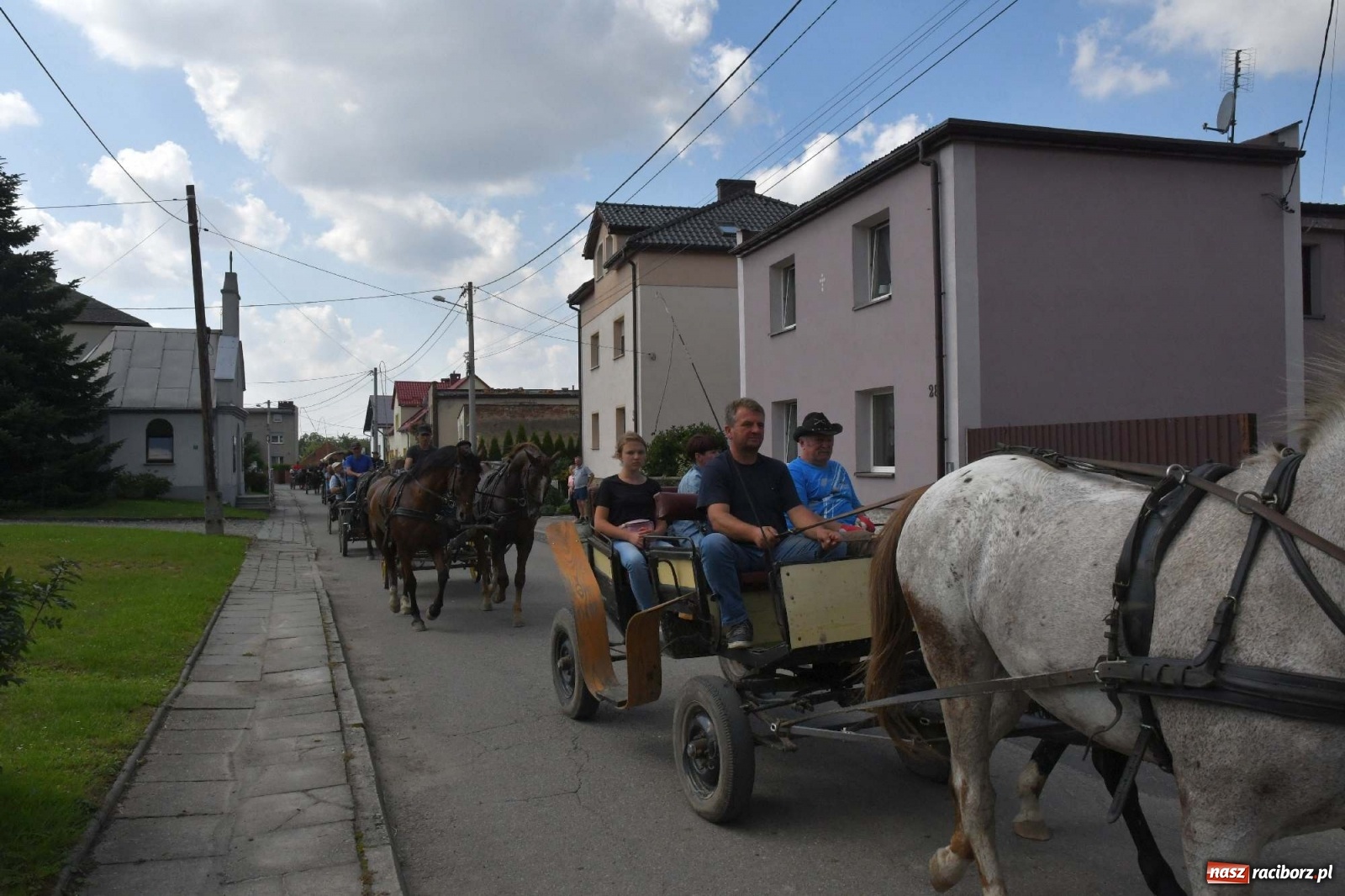 Zdjęcie w galerii na portalu naszraciborz.pl: Hubertus w Żerdzinach. Jakub Niedbała dopadł lisa [FOTO i WIDEO] wiadomości z regionu