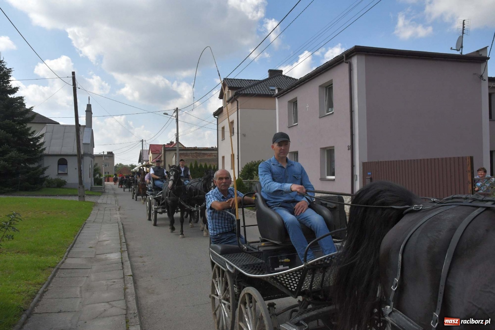 Zdjęcie w galerii na portalu naszraciborz.pl: Hubertus w Żerdzinach. Jakub Niedbała dopadł lisa [FOTO i WIDEO] wiadomości z regionu