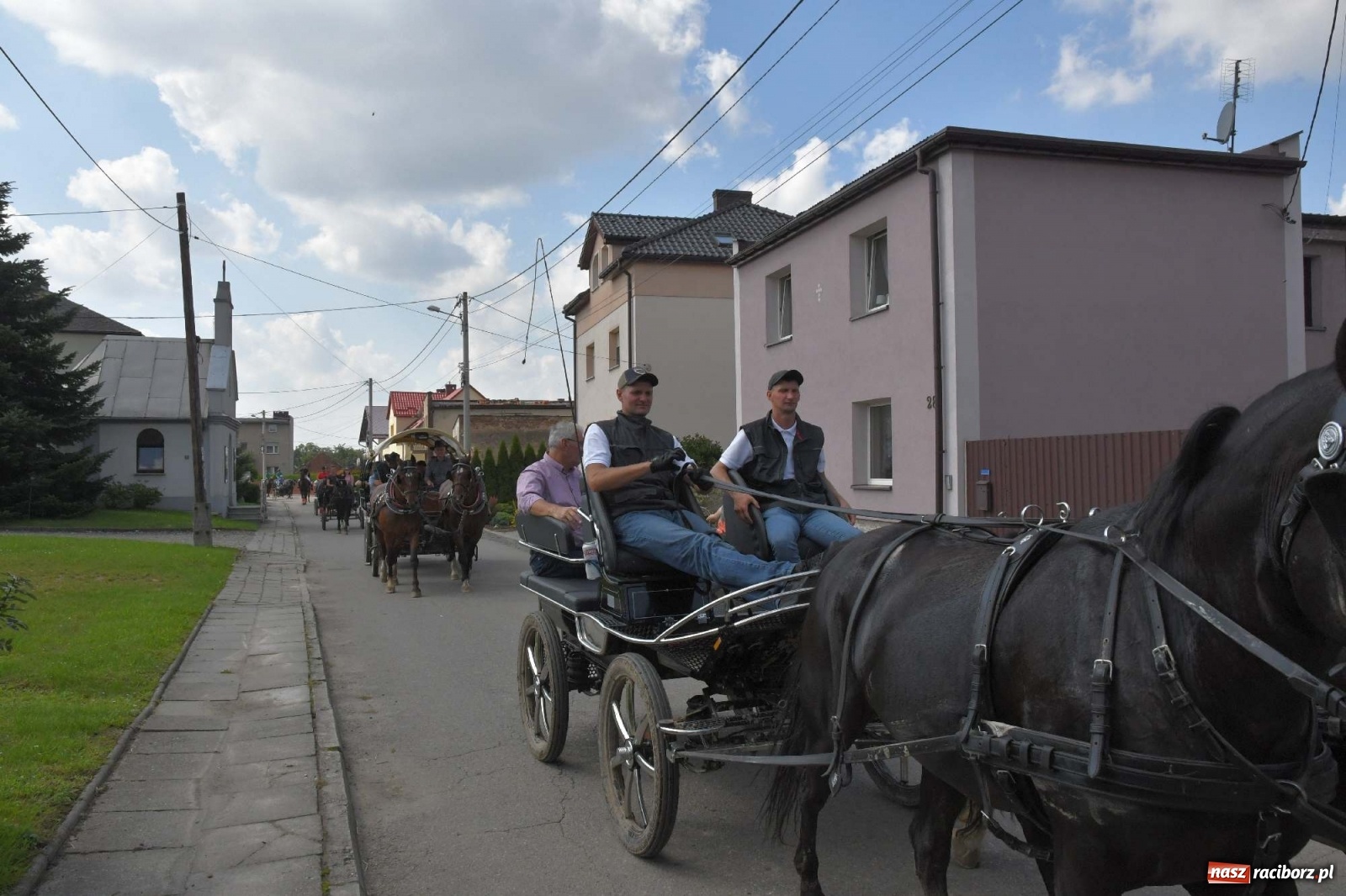 Zdjęcie w galerii na portalu naszraciborz.pl: Hubertus w Żerdzinach. Jakub Niedbała dopadł lisa [FOTO i WIDEO] wiadomości z regionu