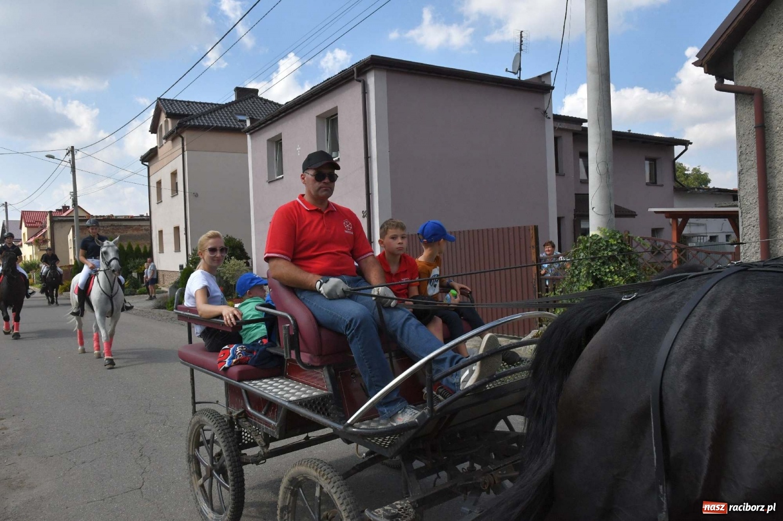 Zdjęcie w galerii na portalu naszraciborz.pl: Hubertus w Żerdzinach. Jakub Niedbała dopadł lisa [FOTO i WIDEO] wiadomości z regionu
